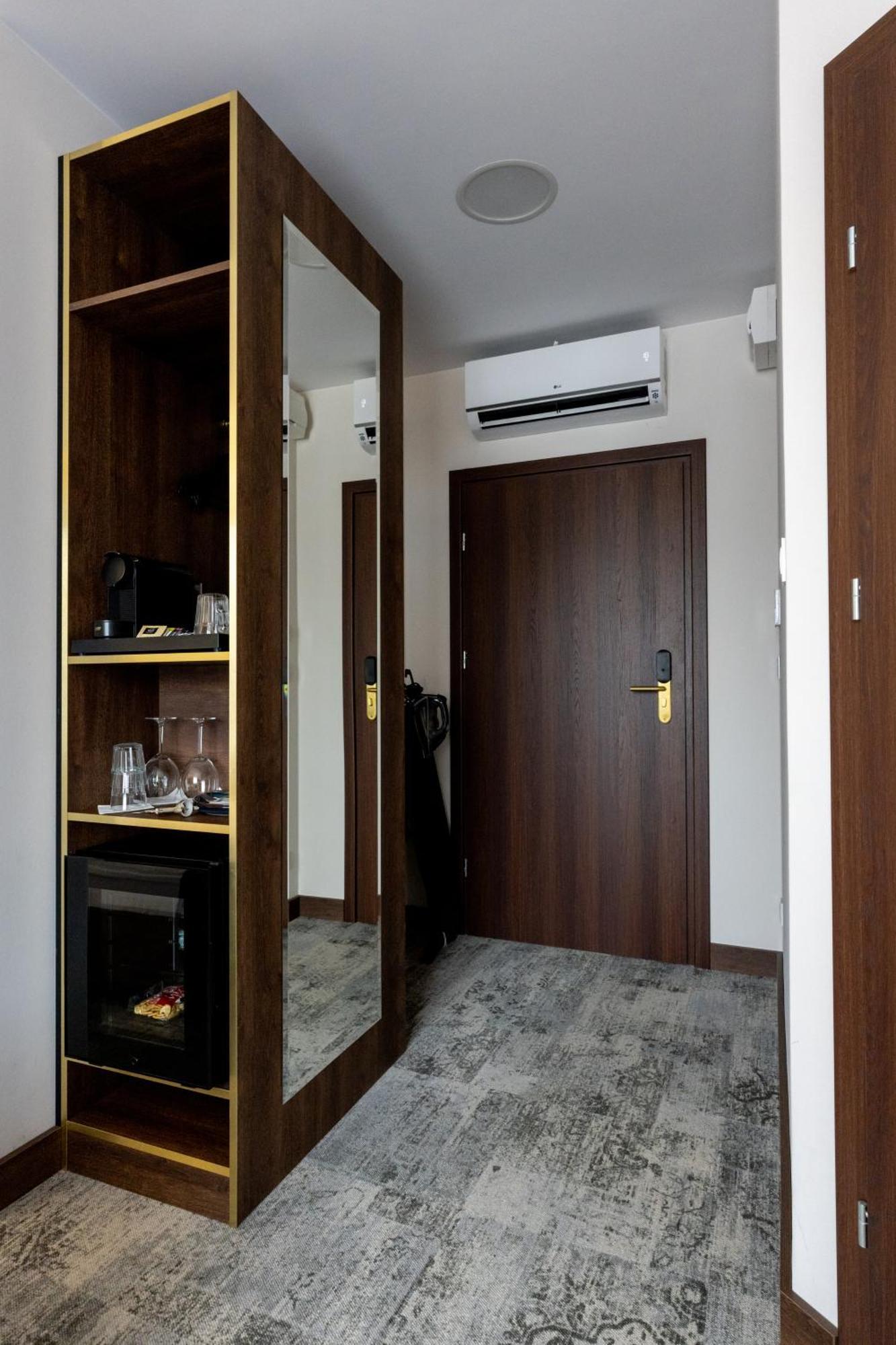 Bed and Breakfast Sleep&Fly Okecie Warsaw Airport Exterior foto